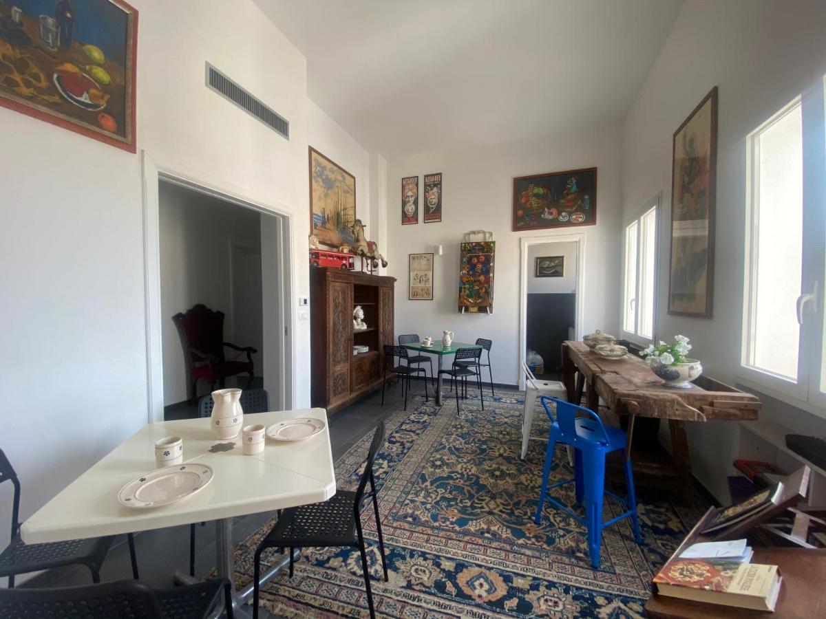 Bric A Brac Eclectic Rooms Uggiano La Chiesa Bagian luar foto