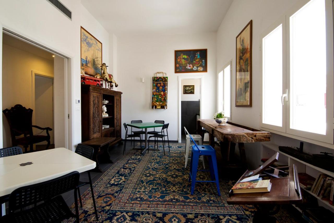 Bric A Brac Eclectic Rooms Uggiano La Chiesa Bagian luar foto