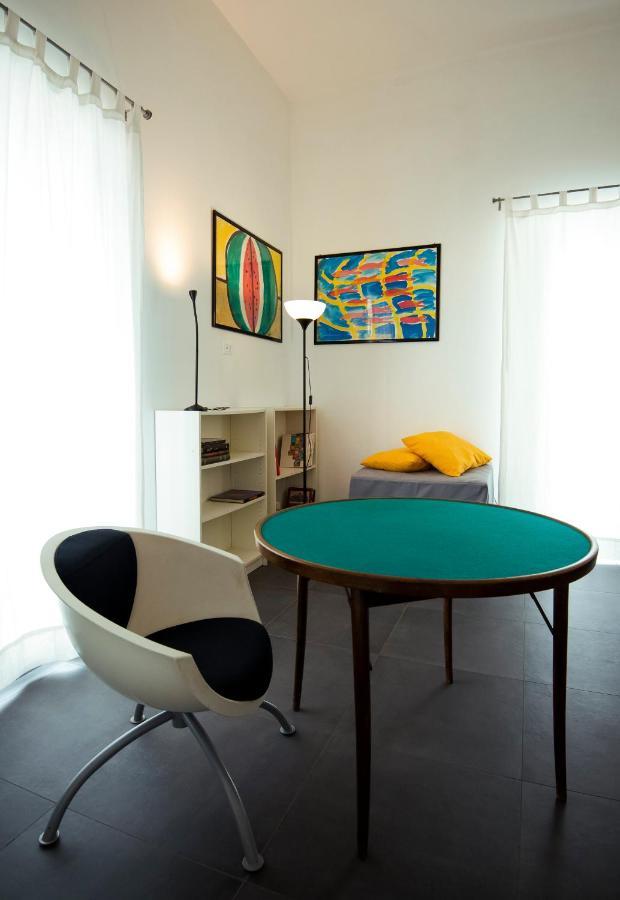 Bric A Brac Eclectic Rooms Uggiano La Chiesa Bagian luar foto