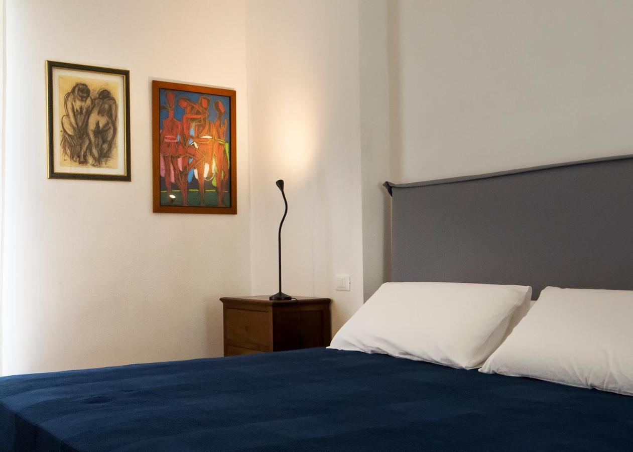 Bric A Brac Eclectic Rooms Uggiano La Chiesa Bagian luar foto