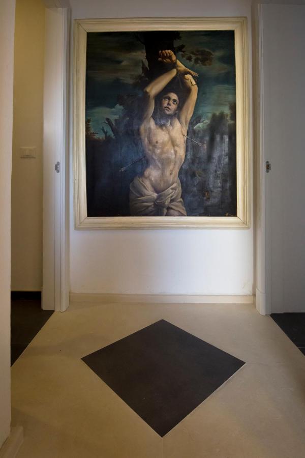 Bric A Brac Eclectic Rooms Uggiano La Chiesa Bagian luar foto