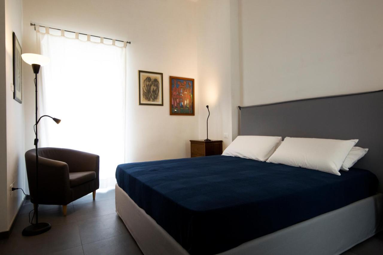 Bric A Brac Eclectic Rooms Uggiano La Chiesa Bagian luar foto