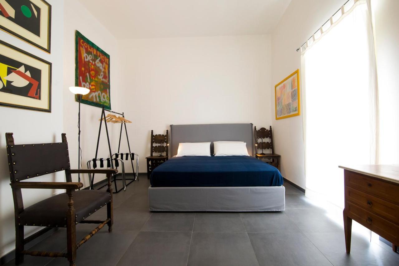 Bric A Brac Eclectic Rooms Uggiano La Chiesa Bagian luar foto