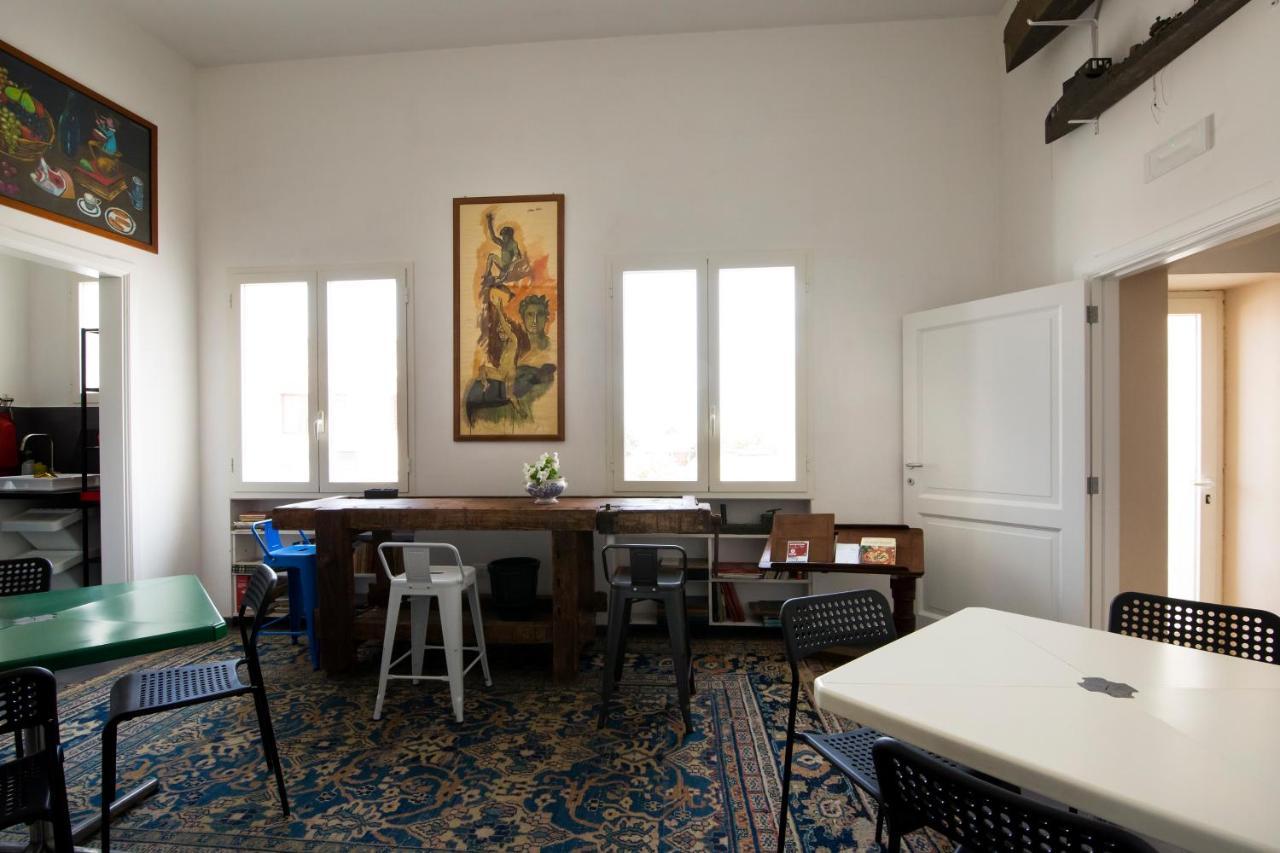 Bric A Brac Eclectic Rooms Uggiano La Chiesa Bagian luar foto